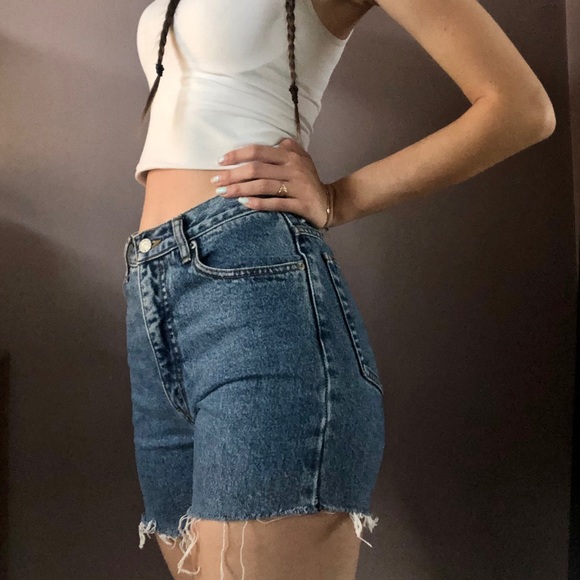 Vintage Guess Jean Shorts - Picture 2 of 8